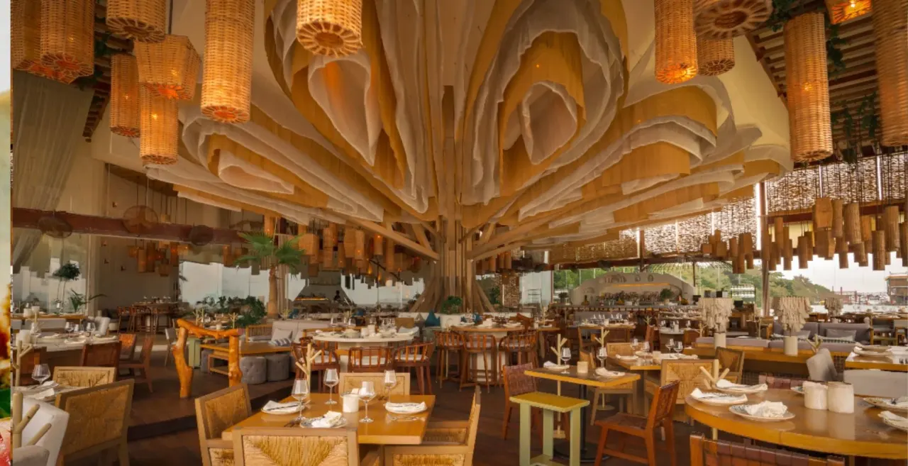 Ilios, the dining room