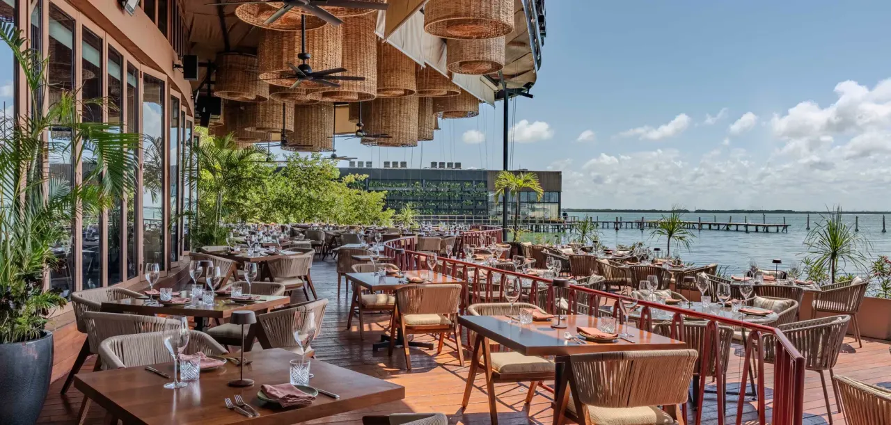 Porfirio's, the terrace over the lagoon